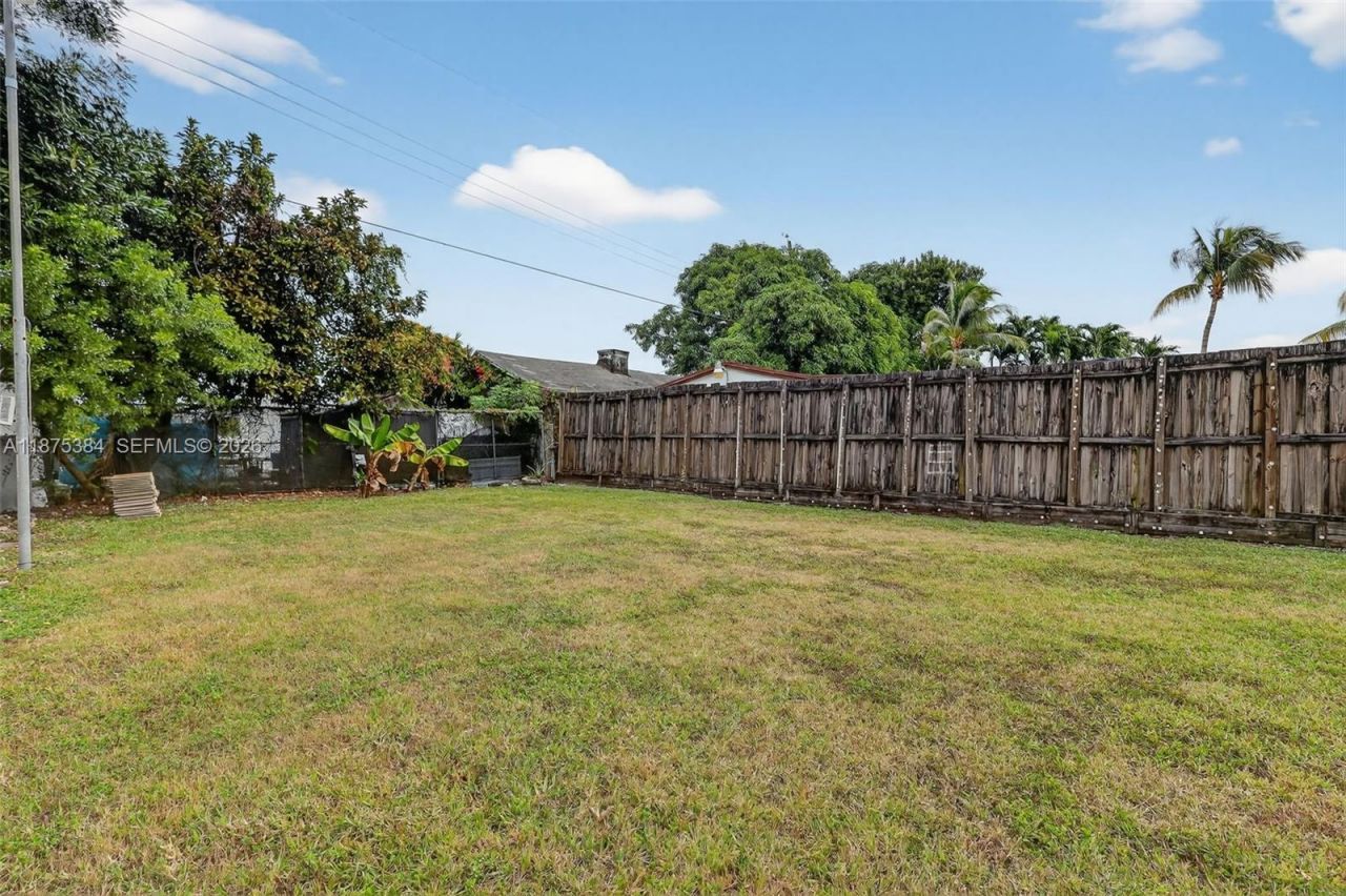 2945 SW 16th St, Miami, FL 33145 Photo