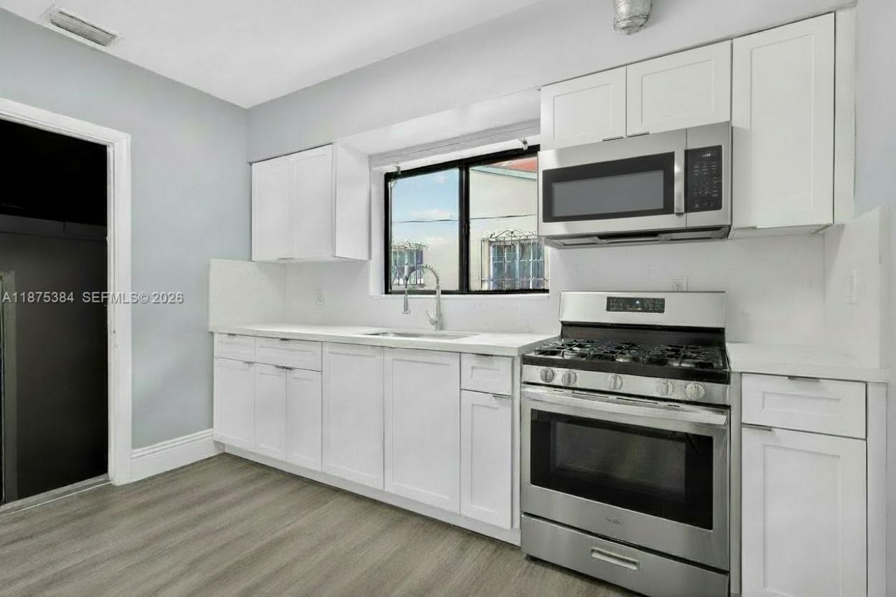 2945 SW 16th St, Miami, FL 33145 Photo