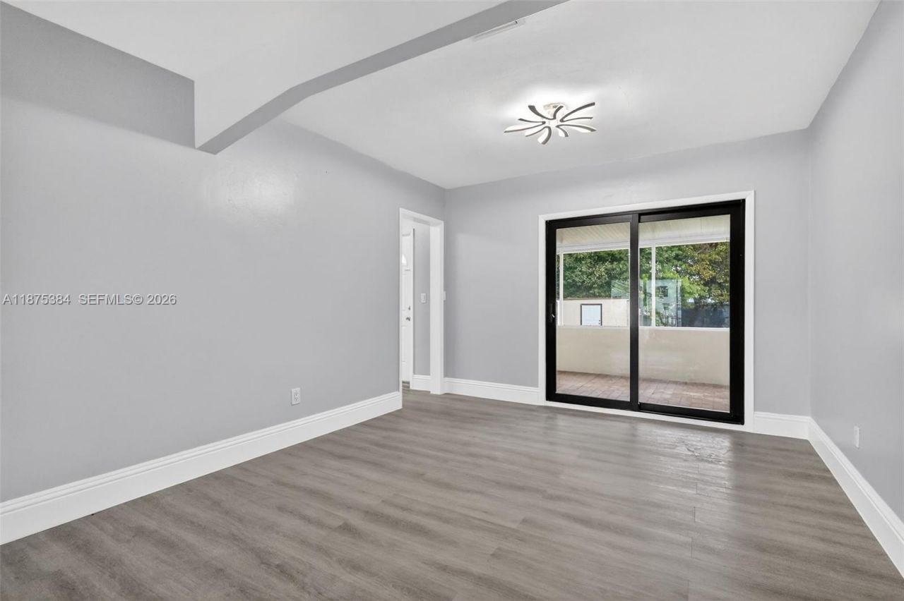 2945 SW 16th St, Miami, FL 33145 Photo