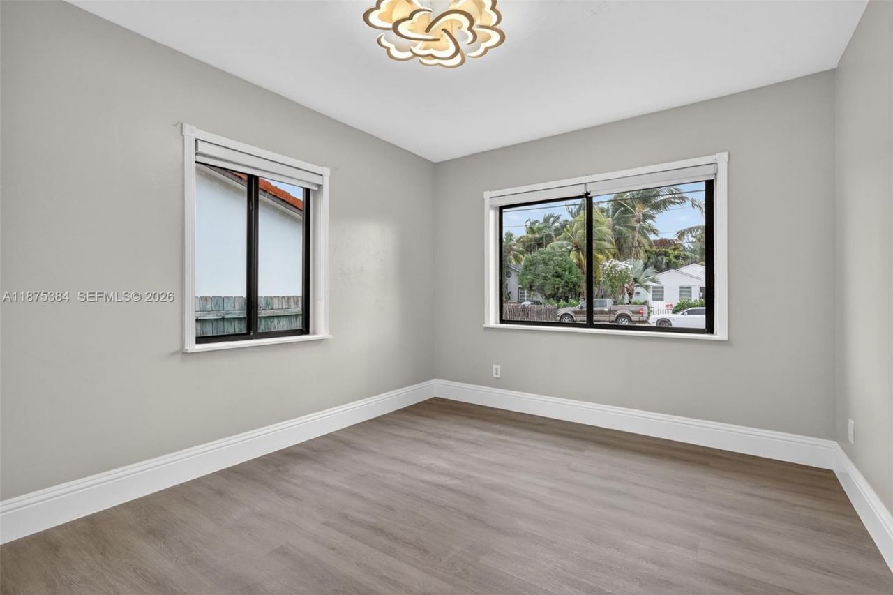 2945 SW 16th St, Miami, FL 33145 Photo