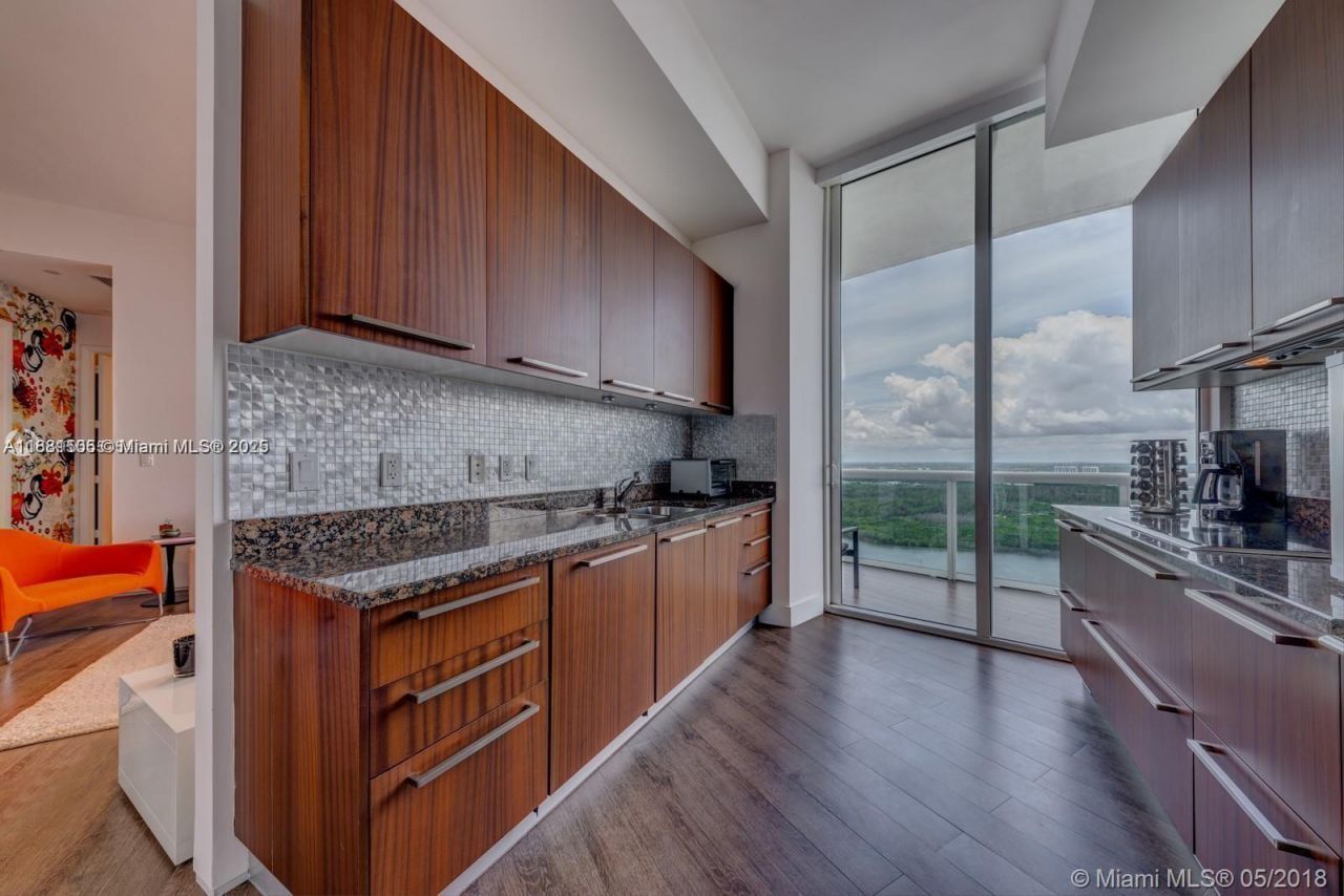 15811 Collins Ave, Unit 3205, Sunny Isles Beach, FL 33160 Photo