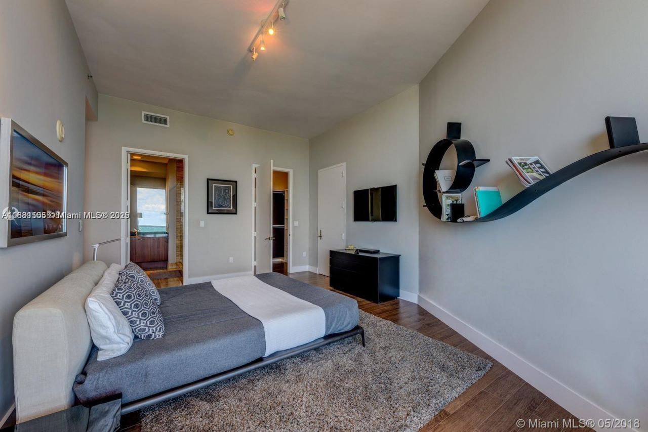 15811 Collins Ave, Unit 3205, Sunny Isles Beach, FL 33160 Photo