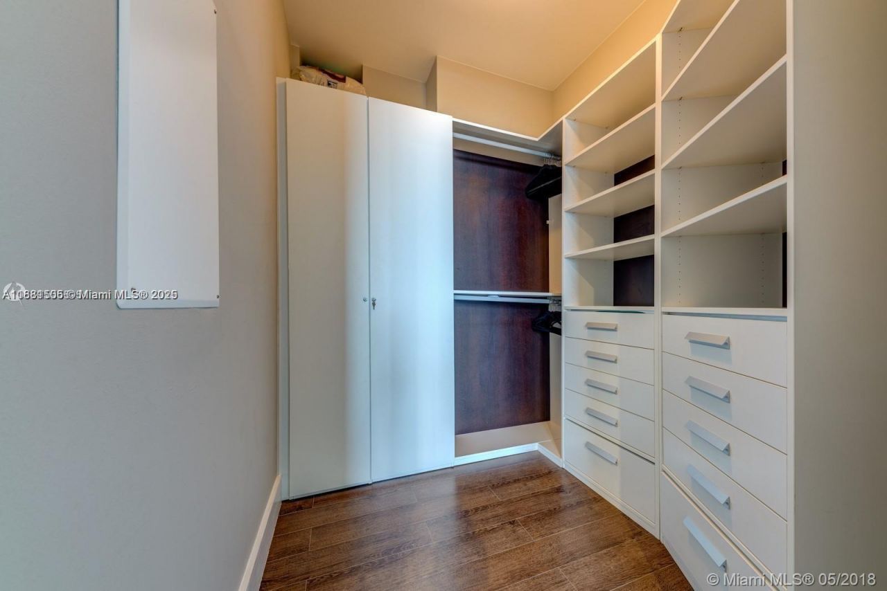 15811 Collins Ave, Unit 3205, Sunny Isles Beach, FL 33160 Photo