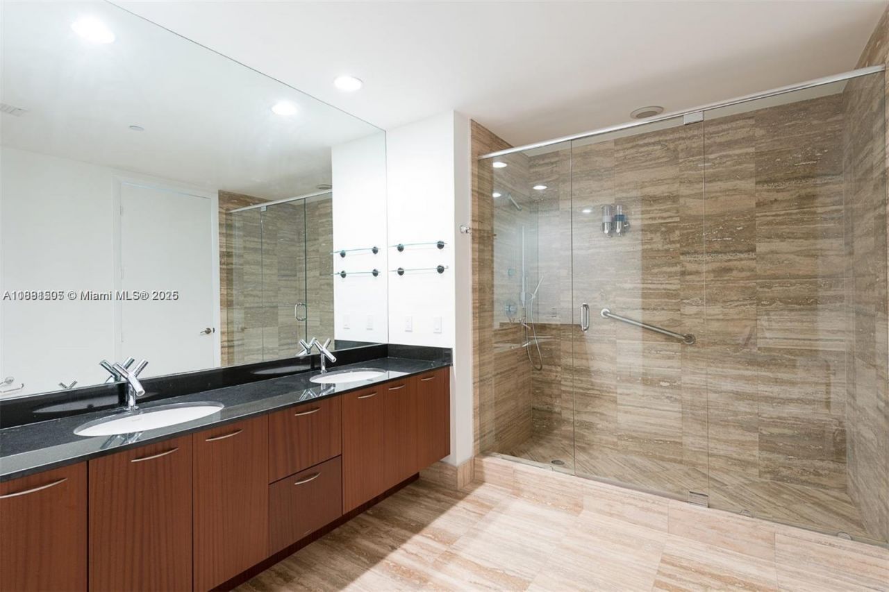 15811 Collins Ave, Unit 3205, Sunny Isles Beach, FL 33160 Photo