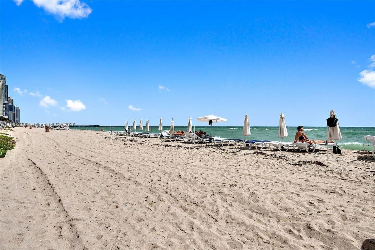 15811 Collins Ave, Unit 3205, Sunny Isles Beach, FL 33160 Photo