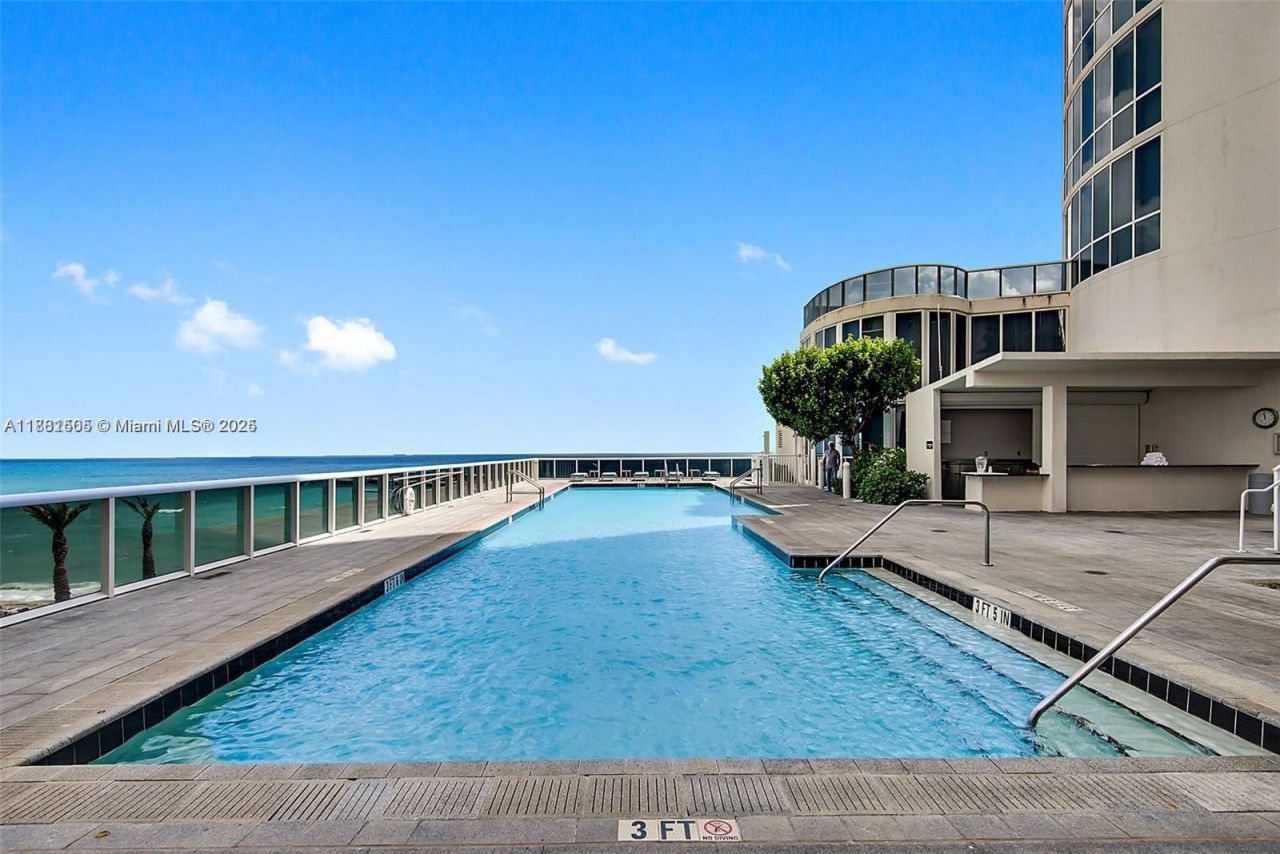15811 Collins Ave, Unit 3205, Sunny Isles Beach, FL 33160 Photo