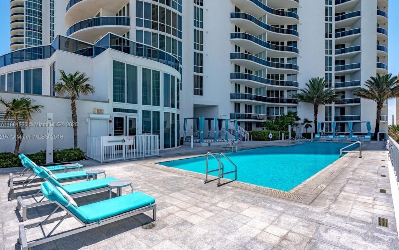 15811 Collins Ave, Unit 3205, Sunny Isles Beach, FL 33160 Photo