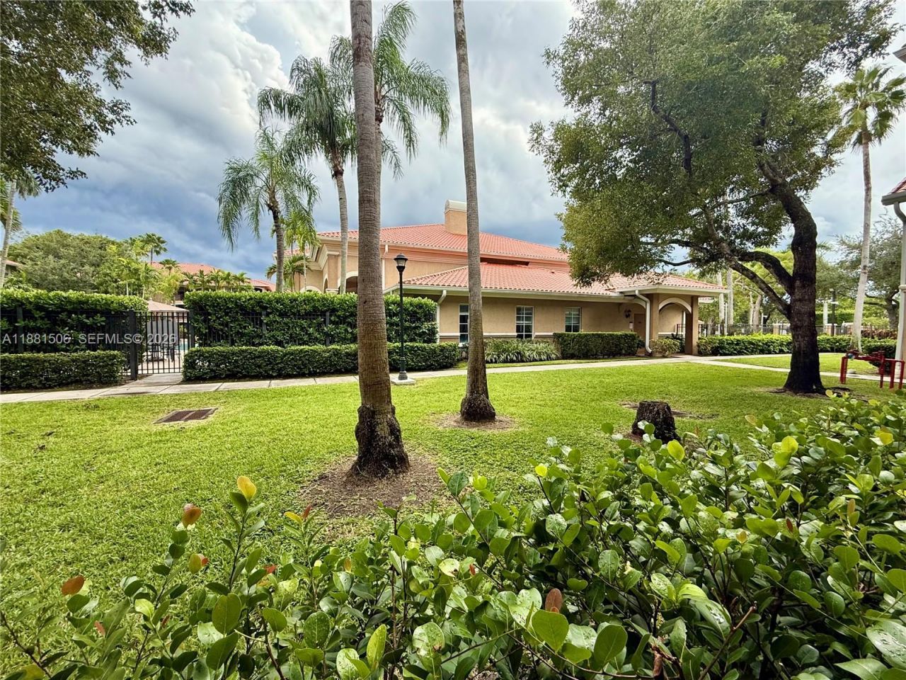 11700 SW 1st St, Unit 3104, Pembroke Pines, FL 33025 Photo