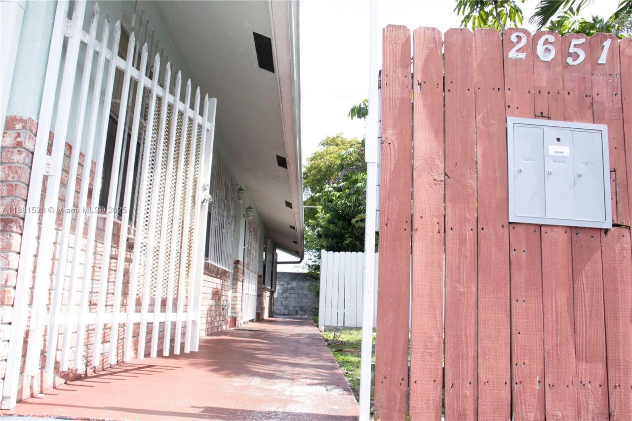 2651 Riverland Dr, Fort Lauderdale, FL 33312 Photo