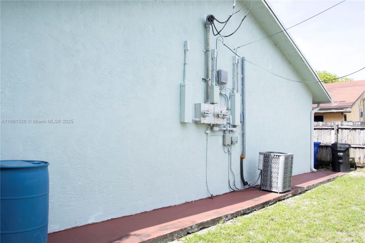 2651 Riverland Dr, Fort Lauderdale, FL 33312 Photo