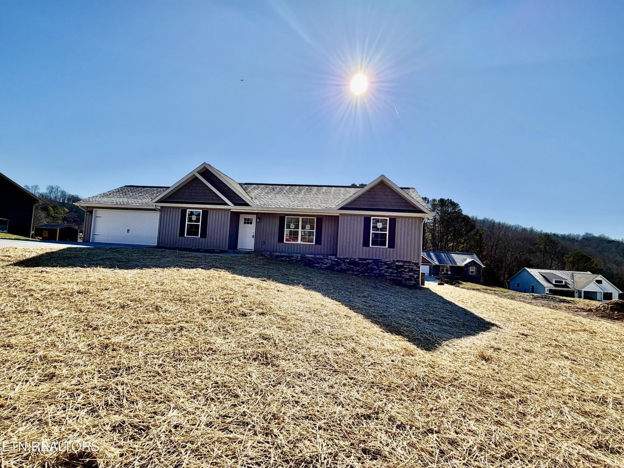 135 Milo Circle, Tazewell, TN 37879 Main Photo