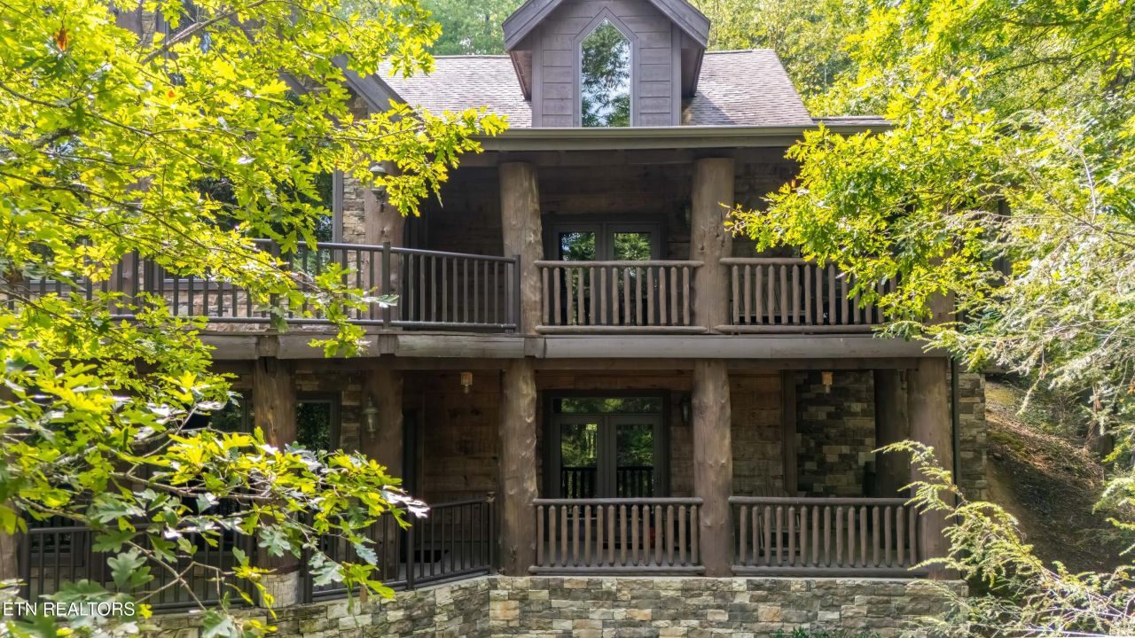 2670 Cedar Falls Way, Sevierville, TN 37862 Main Photo