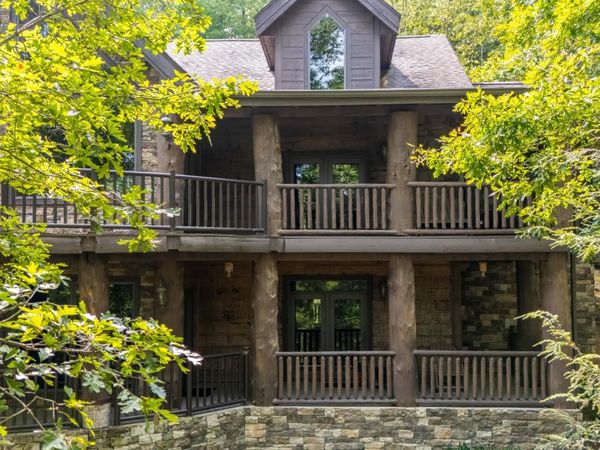 2670 Cedar Falls Way, Sevierville, TN 37862