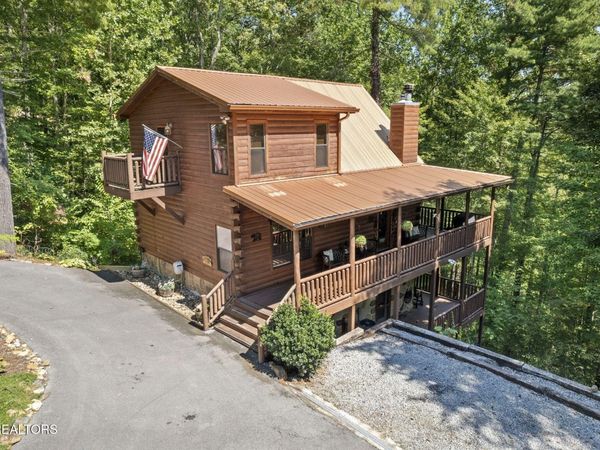 2439 Woodside Lane, Sevierville, TN 37862