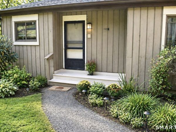 8 Tamarack, Unit 8, Woodbury, CT 06798
