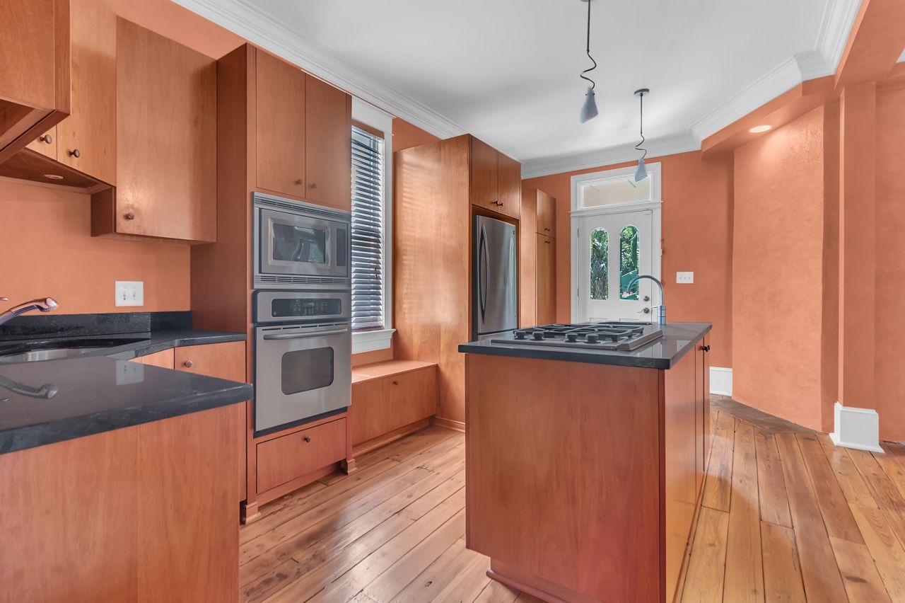 31 Society Street Photo 17