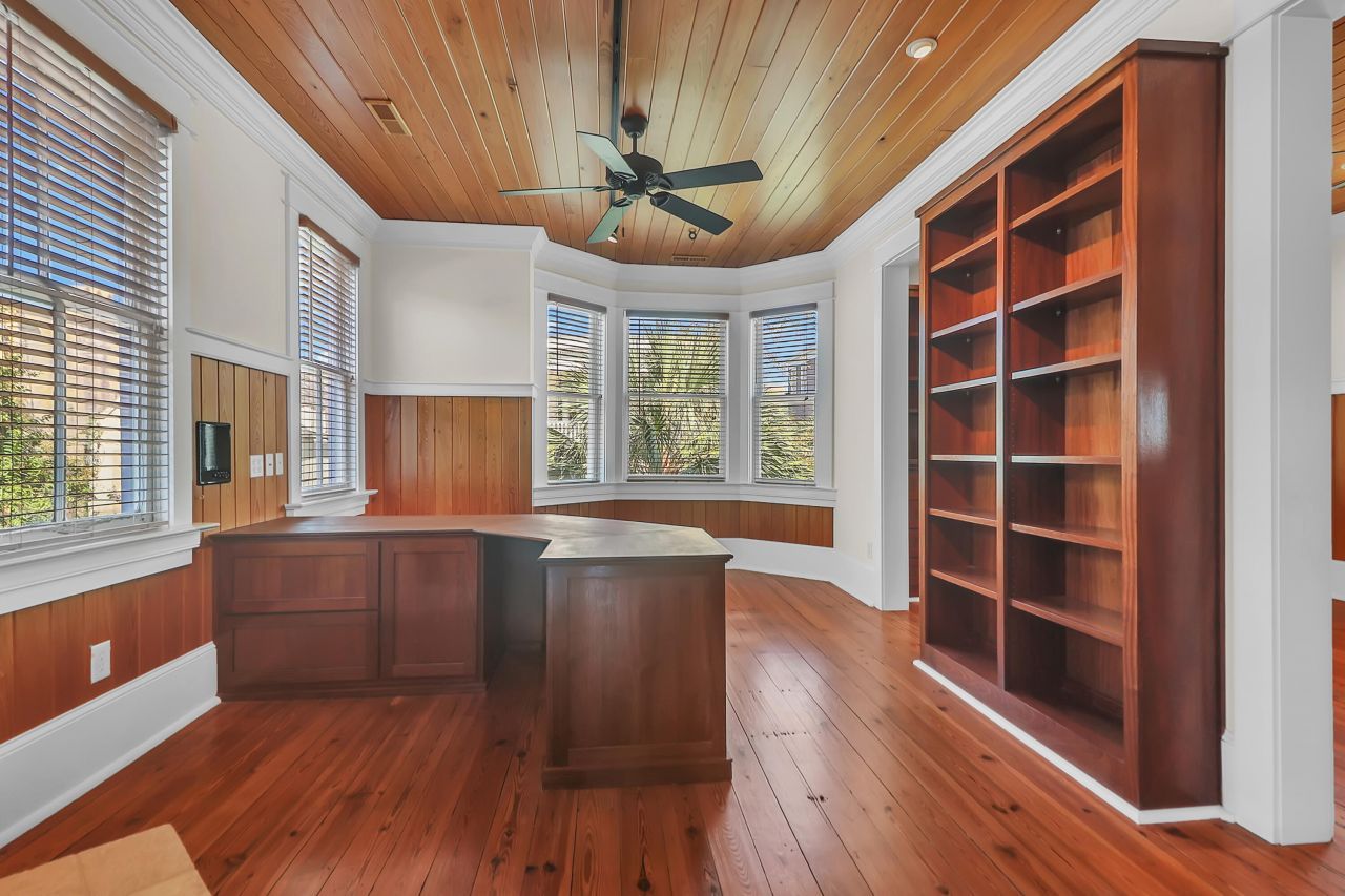 31 Society Street Photo 26