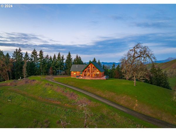 10181 N UMPQUA HWY, Roseburg, OR 97470