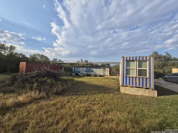 545 Spanish Oak Road, Dale, TX 78616