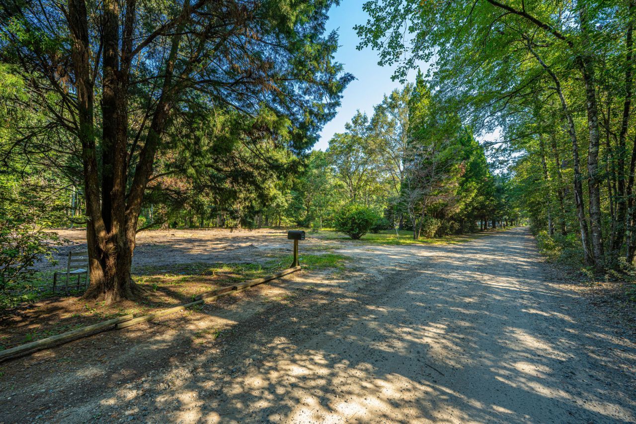 128 Sandridge Lane Photo 2