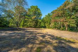 128 Sandridge Lane photo 4