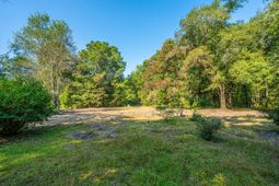 128 Sandridge Lane photo 4