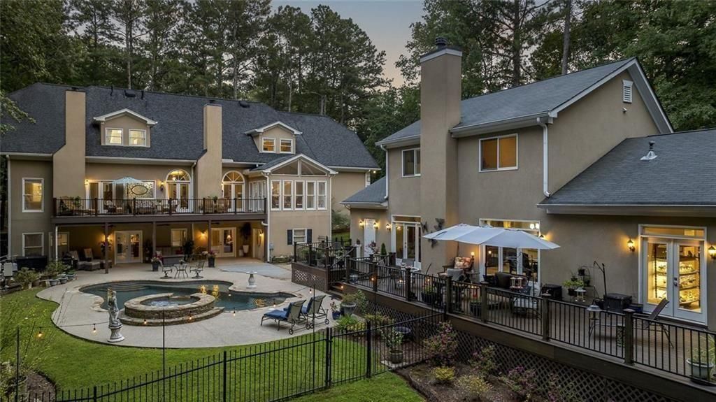 2010 Stonehedge Road, Roswell, GA 30075 Main Photo