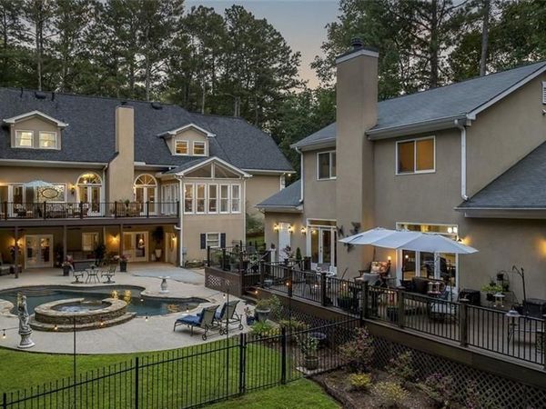 2010 Stonehedge Road, Roswell, GA 30075