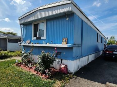 287 Fox Hunt Drive, Lockport, NY 14094