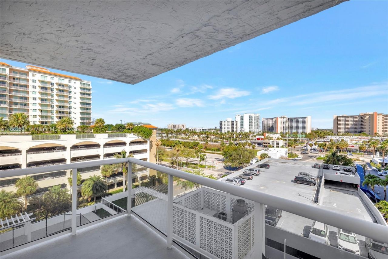 3015 N Ocean Blvd, Unit 6A, Fort Lauderdale, FL 33308 Photo