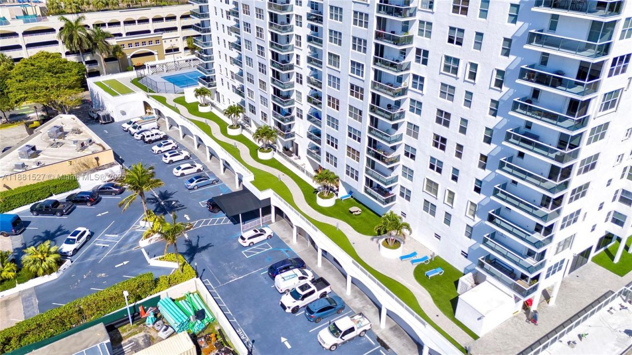 3015 N Ocean Blvd, Unit 6A, Fort Lauderdale, FL 33308 Photo