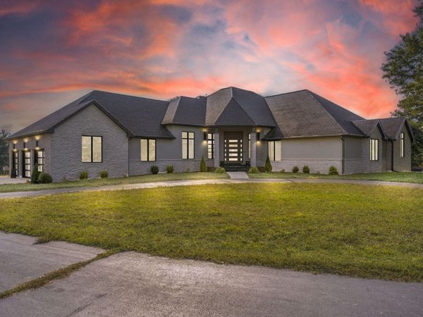 700 N Farm Road 193, Springfield, MO 65802