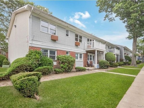 7A Hemlock Drive, Unit 65, Bay Shore, NY 11706
