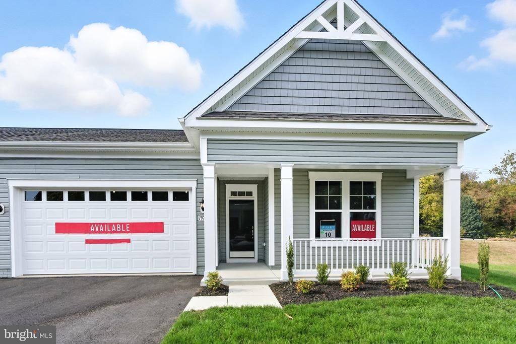 19710 Oleander Court, Hagerstown, MD 21742 Main Photo