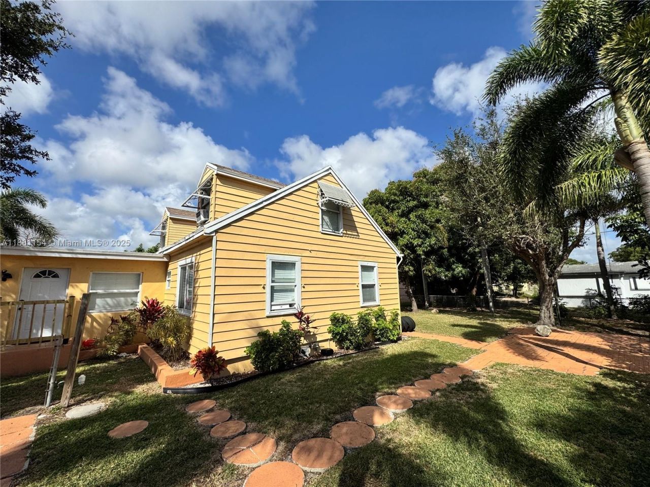 619 SW 10th St, Delray Beach, FL 33444 Photo