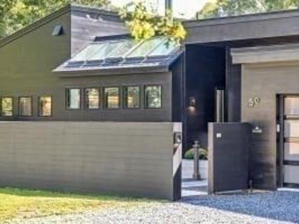 50 Rivers Edge Rd, Falmouth, MA 02536