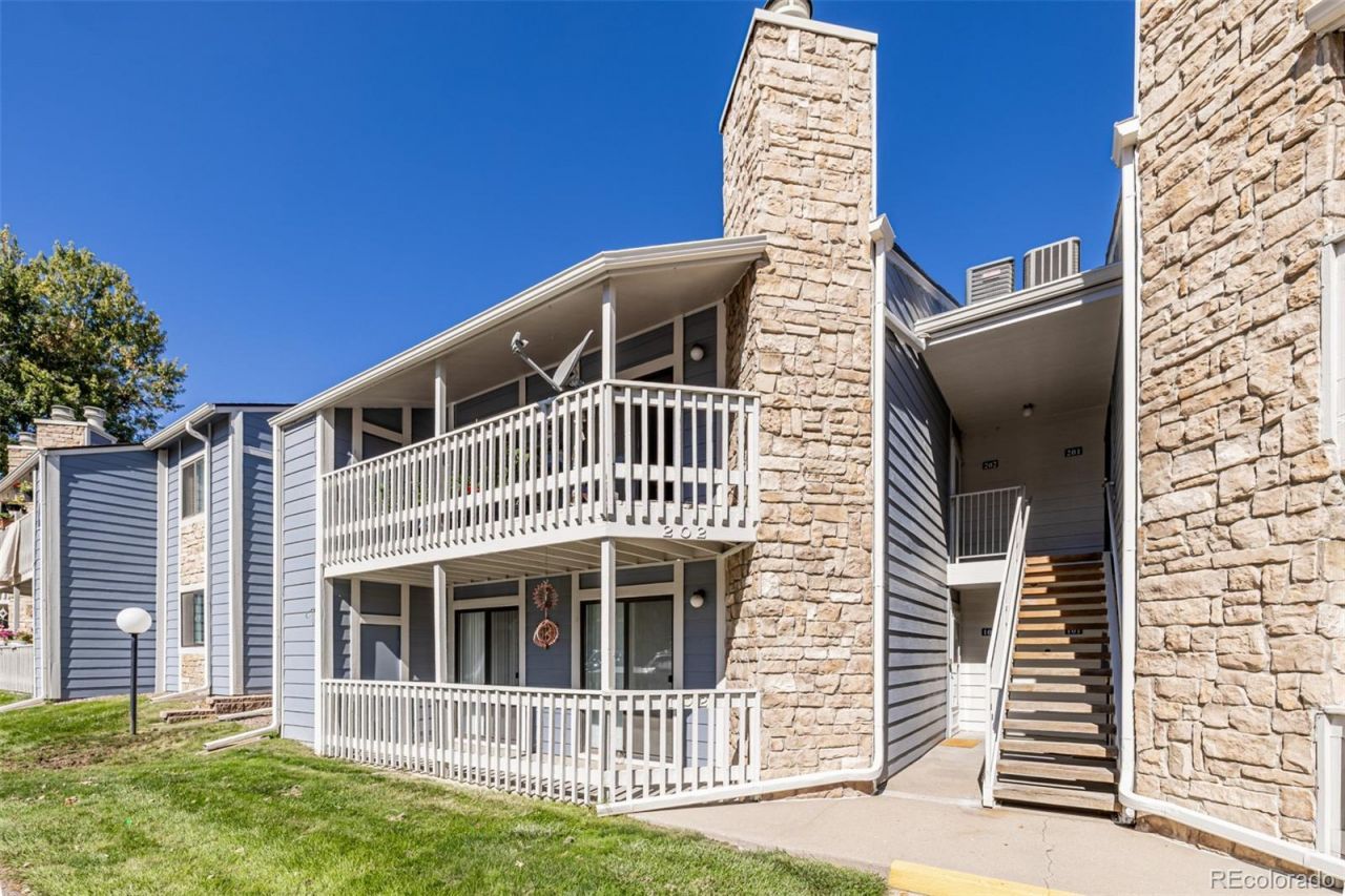 8335 Fairmount Drive, Unit 4-102, Denver, CO 80247 Main Photo