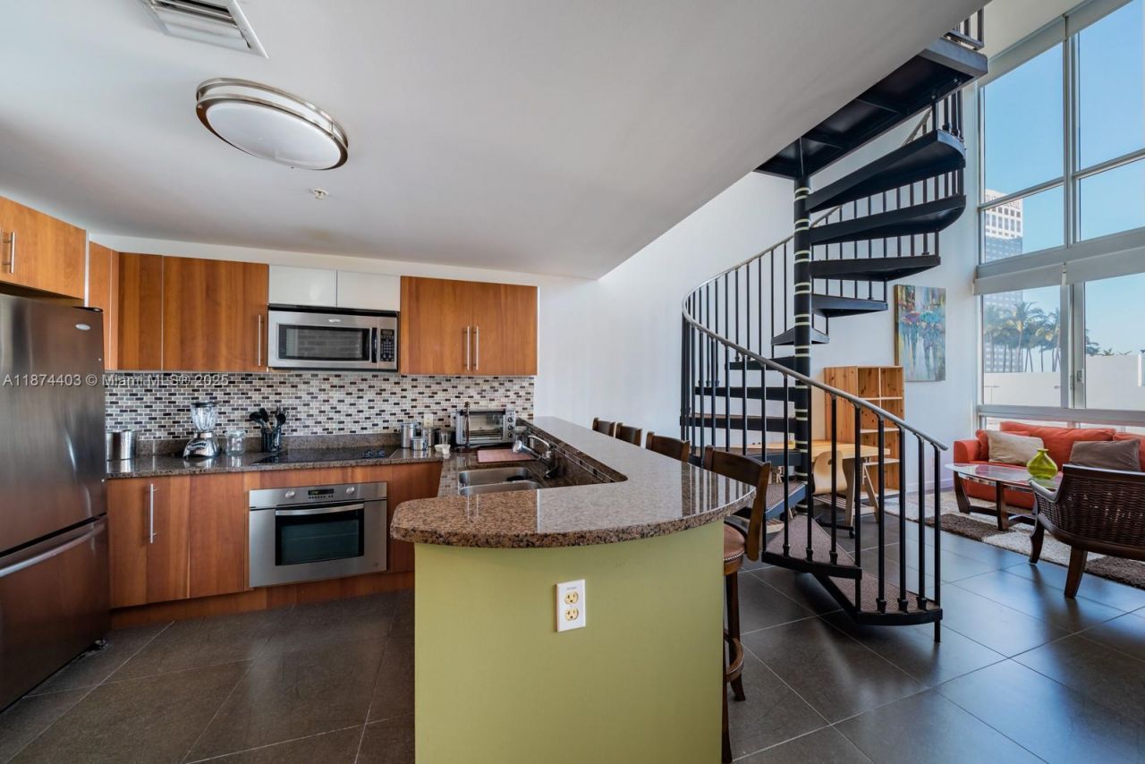 300 S Biscayne Blvd, Unit L-1022, Miami, FL 33131 Photo