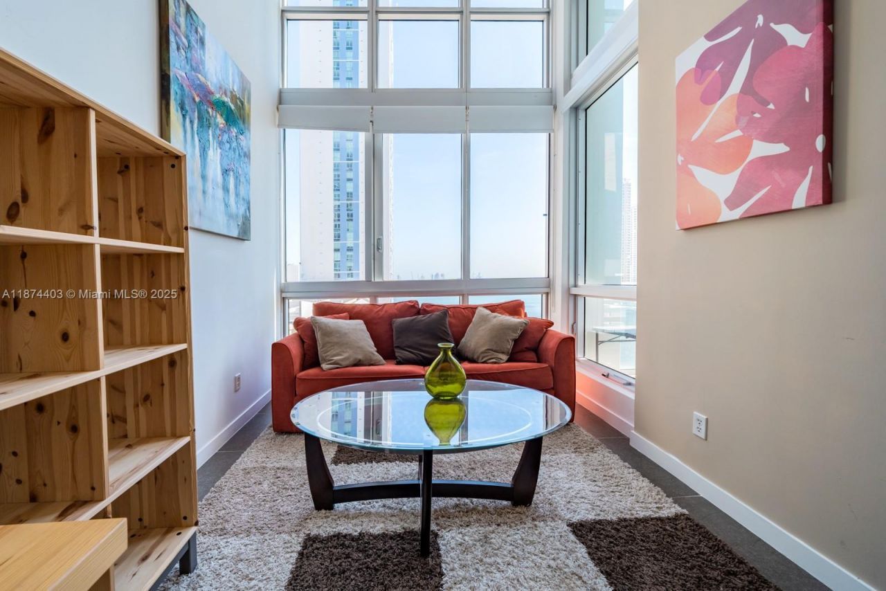 300 S Biscayne Blvd, Unit L-1022, Miami, FL 33131 Photo