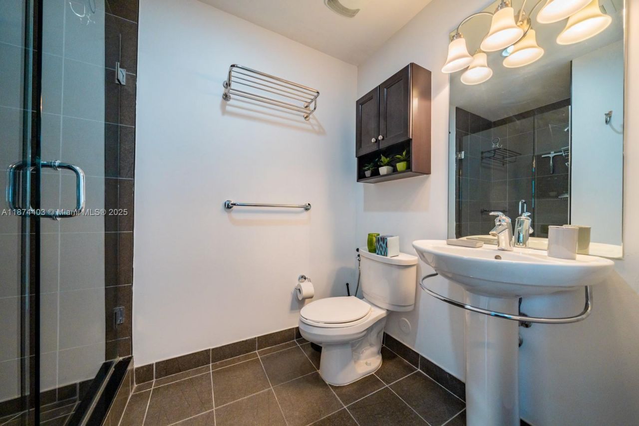 300 S Biscayne Blvd, Unit L-1022, Miami, FL 33131 Photo