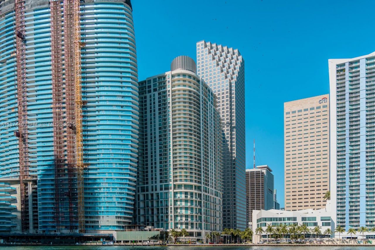 300 S Biscayne Blvd, Unit L-1022, Miami, FL 33131 Photo