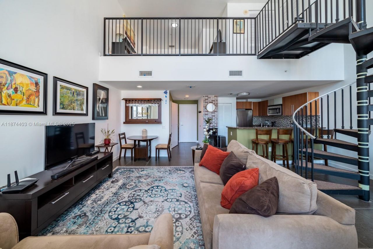 300 S Biscayne Blvd, Unit L-1022, Miami, FL 33131 Photo