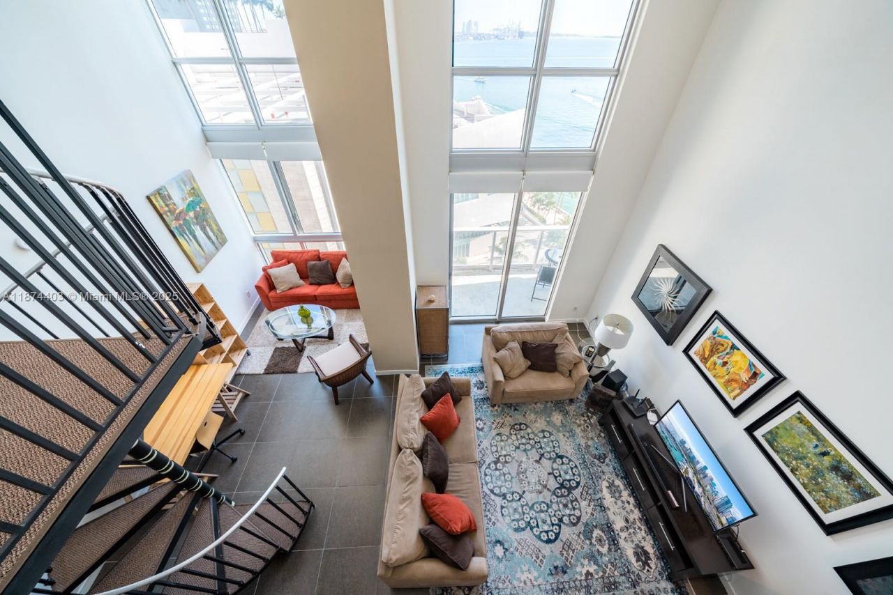 300 S Biscayne Blvd, Unit L-1022, Miami, FL 33131 Photo