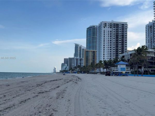 1901 S Ocean Dr, Unit 303, Hollywood, FL 33019