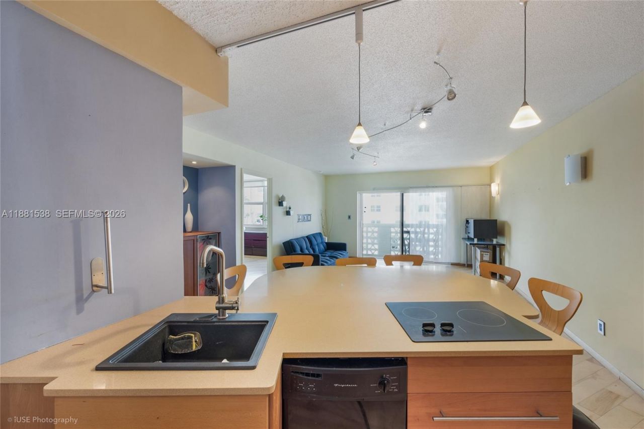 1901 S Ocean Dr, Unit 303, Hollywood, FL 33019 Photo