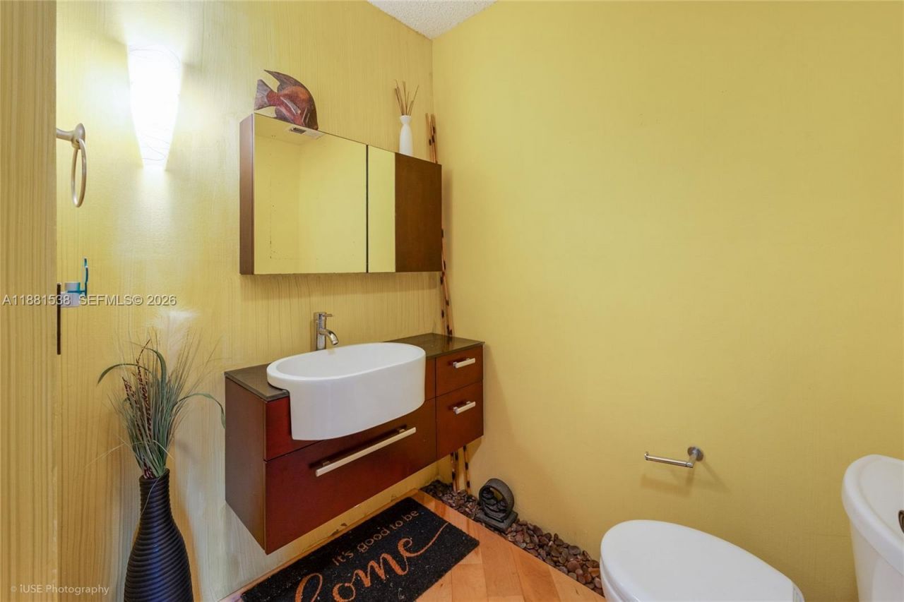 1901 S Ocean Dr, Unit 303, Hollywood, FL 33019 Photo