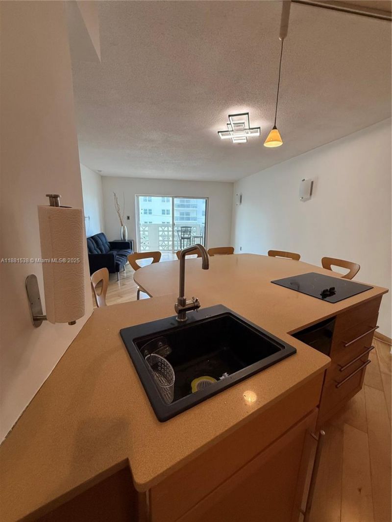 1901 S Ocean Dr, Unit 303, Hollywood, FL 33019 Photo