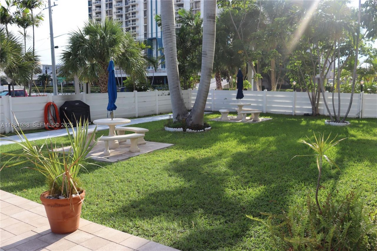 1901 S Ocean Dr, Unit 303, Hollywood, FL 33019 Photo