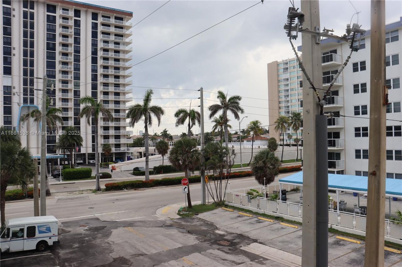 1901 S Ocean Dr, Unit 303, Hollywood, FL 33019 Photo