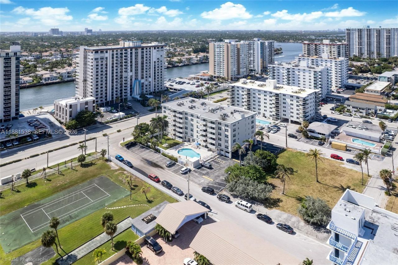 1901 S Ocean Dr, Unit 303, Hollywood, FL 33019 Photo